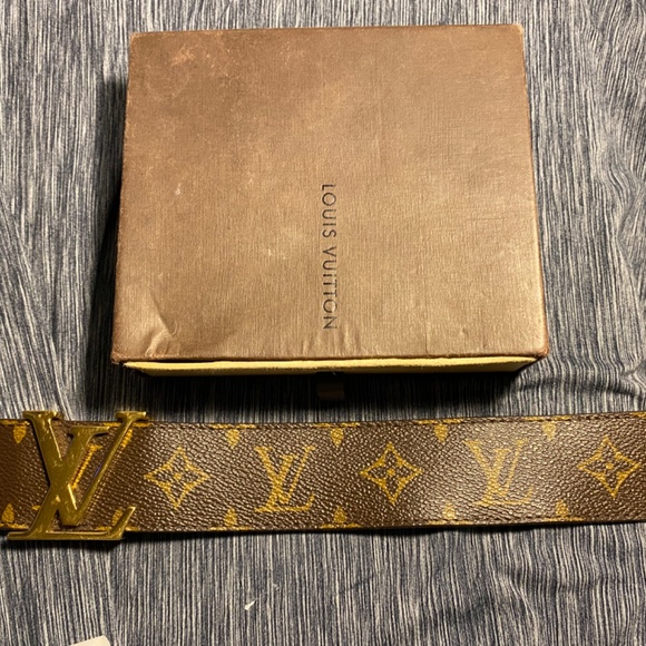 Louis Vuitton Initial Belt -Monogram - Picture 4 of 5